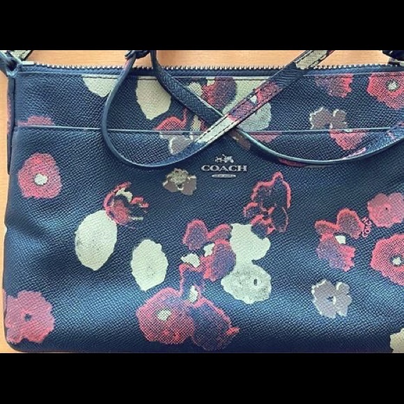 Coach limited edition leather crossbody bag - Picture 3 of 3